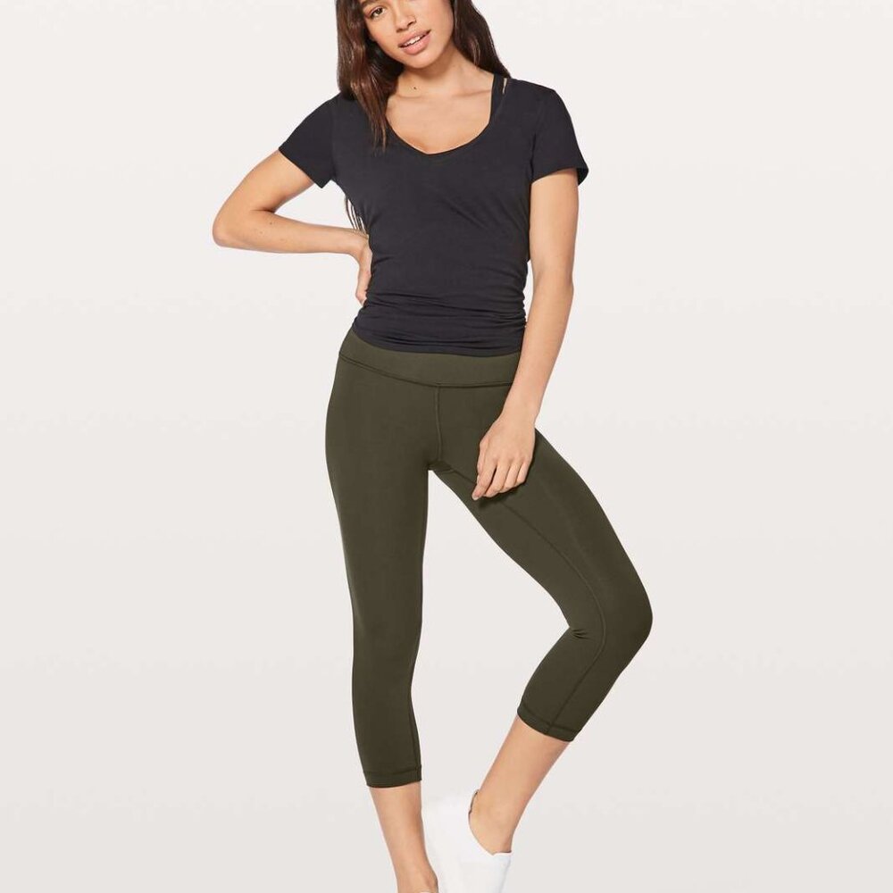 Lululemon Wunder Under Crop High-Rise Full-On Luxtreme 21" in Dark Olive size 6